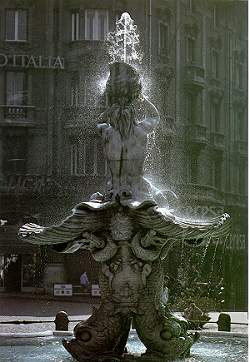 zampillo della Fontana del Tritone